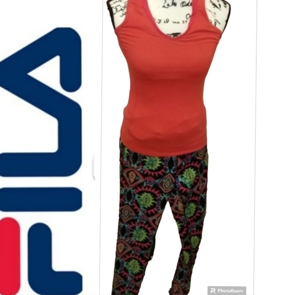 👖Fila Running Leggings & Fabulous Foursome Includes 3 Tops 🌏 - Picture 9 of 10